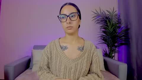Sarah Luna online show from May 3, 12:55 pm