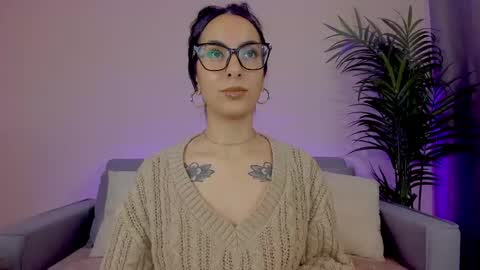 Sarah Luna online show from May 6, 1:16 pm
