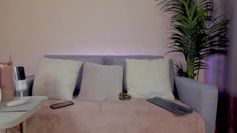 Sarah Luna online show from May 9, 12:10 pm