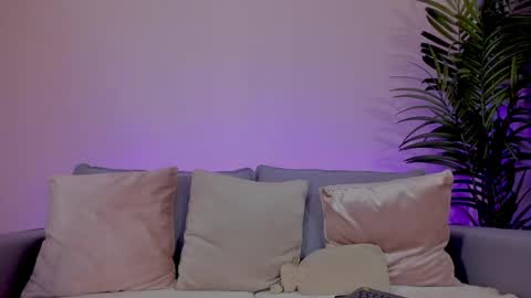 Sarah Luna online show from May 20, 12:11 pm