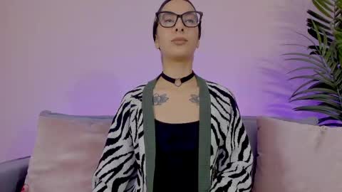 Sarah Luna online show from May 22, 1:28 pm