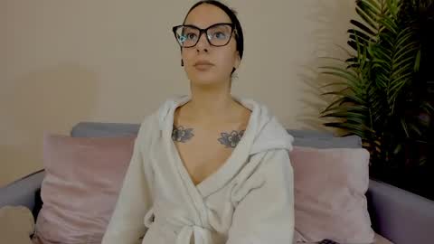 Sarah Luna online show from June 5, 11:38 am