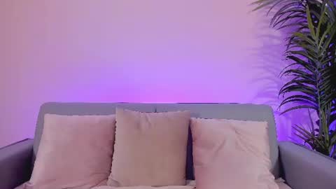 Sarah Luna online show from July 26, 8:05 pm