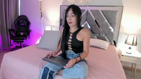 mia_davis__ online show from May 27, 12:02 pm