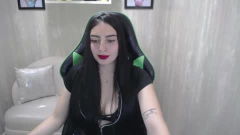 Snapshot of mia_desire_a chatting on July 30, 4:17 pm Mia online show from July 30, 4:17 pm