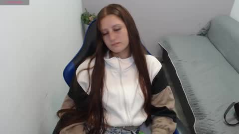 Mia online show from October 16, 1:23 pm