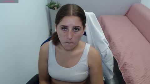 Mia online show from January 19, 1:59 pm