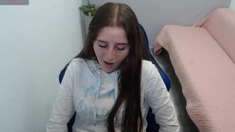 Mia online show from February 6, 1:25 pm