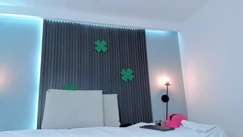 Mia Dollce online show from March 18, 10:40 am