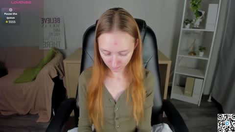 mia_e1fie online show from November 2, 10:17 am