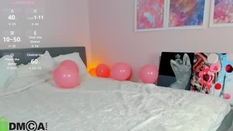 Mia online show from December 3, 3:03 am