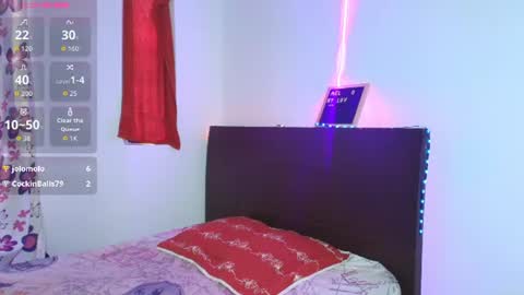 mia_fernand online show from July 1, 5:45 pm