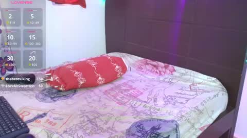 mia_fernand online show from July 3, 4:24 pm