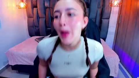 mia_ferrer18 online show from June 21, 2:52 pm