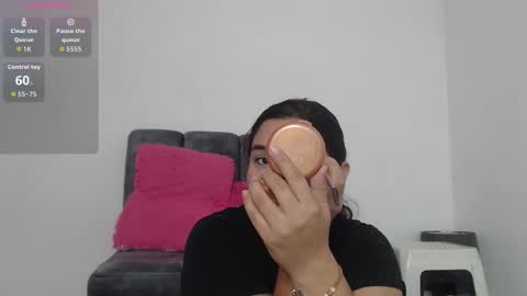 Snapshot of mia_foox29 chatting on November 15, 10:45 am M I A online show from November 15, 10:45 am