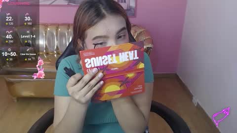 Mia online show from November 4, 12:37 pm