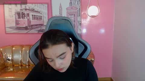 Mia online show from December 22, 12:57 pm