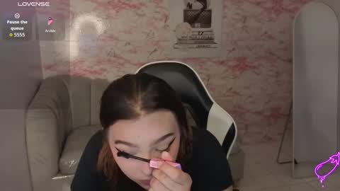 Mia online show from February 22, 1:20 pm