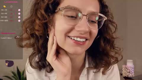 Mia  online show from September 23, 4:10 pm