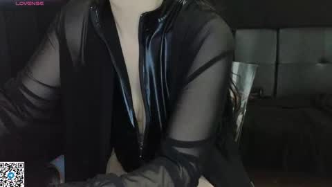 Snapshot of mia_g0ld chatting on November 25, 3:56 pm Golden ones online show from November 25, 3:56 pm