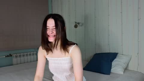 Mia online show from February 2, 5:53 am