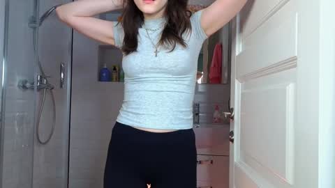 Mia online show from February 8, 5:40 am