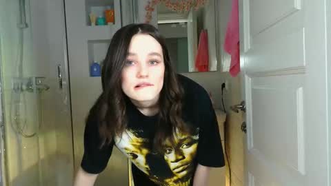 Mia online show from February 27, 5:45 am