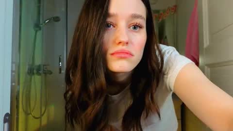 Mia online show from February 28, 5:37 am