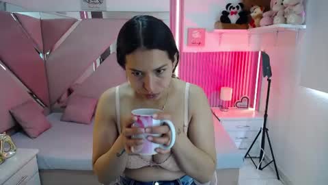 mia_garcia28 online show from June 19, 1:59 pm