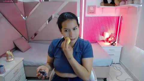 mia_garcia28 online show from July 31, 3:00 pm