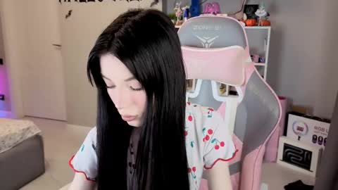 MIA HELP ME REACH 100 LIKES online show from November 18, 3:16 pm