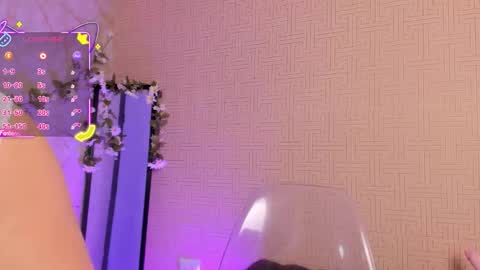 Mia online show from September 24, 11:13 am