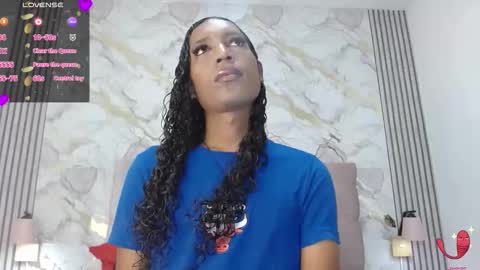 Snapshot of mia_hiills chatting on May 19, 12:33 pm Mia Hiills online show from May 19, 12:33 pm