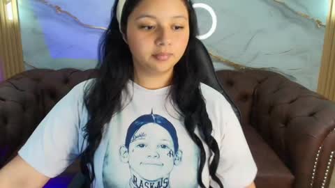 Mia online show from September 17, 7:59 pm