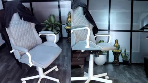 Snapshot of mia_hotwife chatting on December 11, 2:11 pm Mia.... Nice to meet you  thumb up me please its important online show from December 11, 2:11 pm