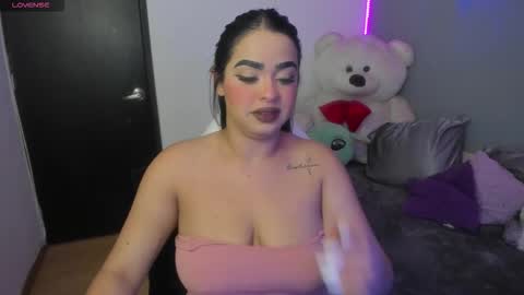 Snapshot of mia_j51 chatting on February 12, 10:16 pm Mia J Abbey online show from February 12, 10:16 pm