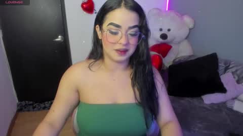 Snapshot of mia_j51 chatting on February 16, 11:12 pm Mia J Abbey online show from February 16, 11:12 pm