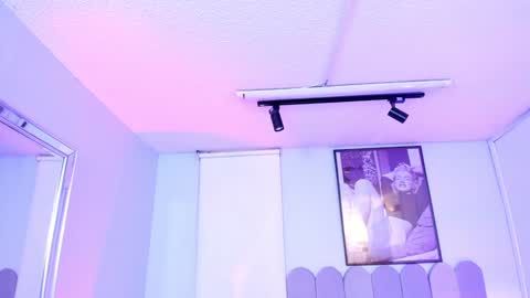 Val  online show from January 24, 9:05 pm