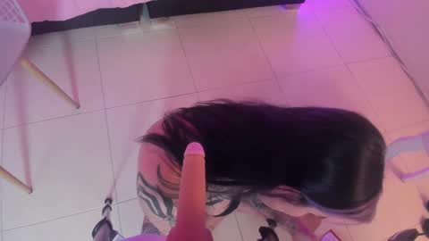 Val  online show from February 9, 7:16 am