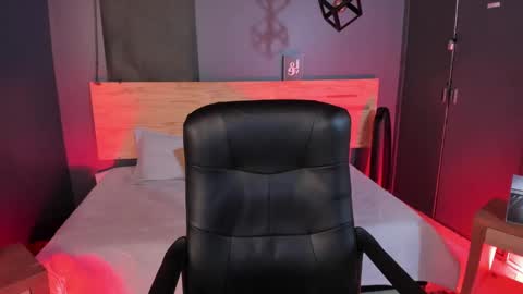 Val  online show from February 13, 8:13 pm