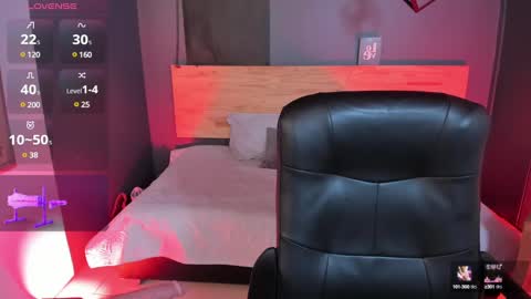 Val  online show from February 25, 8:19 pm