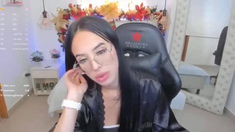    online show from December 9, 3:33 pm