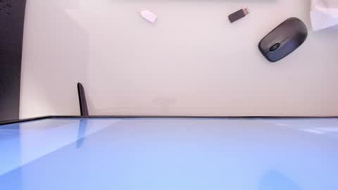    online show from November 4, 12:15 pm