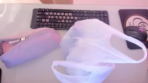    online show from November 30, 12:20 pm