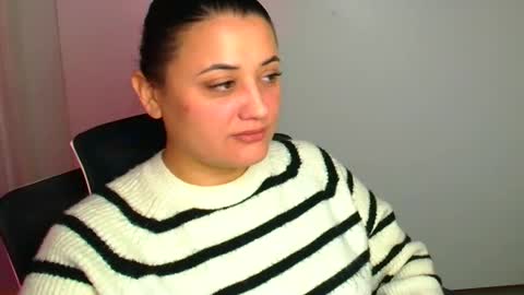 Mia online show from February 4, 10:21 am