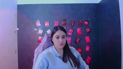 Mia online show from February 9, 12:31 pm