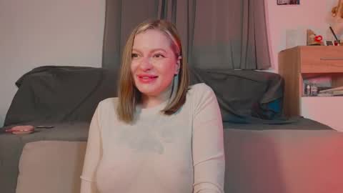 Mia online show from October 24, 5:09 pm