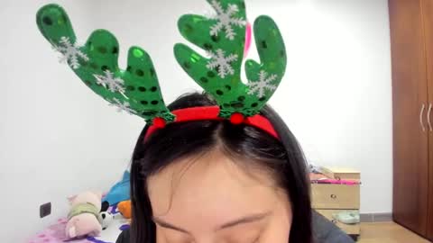 mia kaneee online show from December 7, 4:53 am