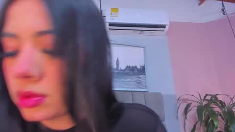 Mia online show from December 20, 10:17 pm