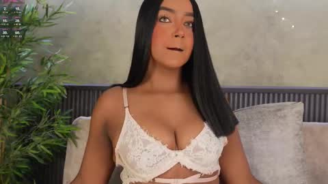 Snapshot of mia_lacy chatting on February 13, 10:39 pm mia_lacy online show from February 13, 10:39 pm